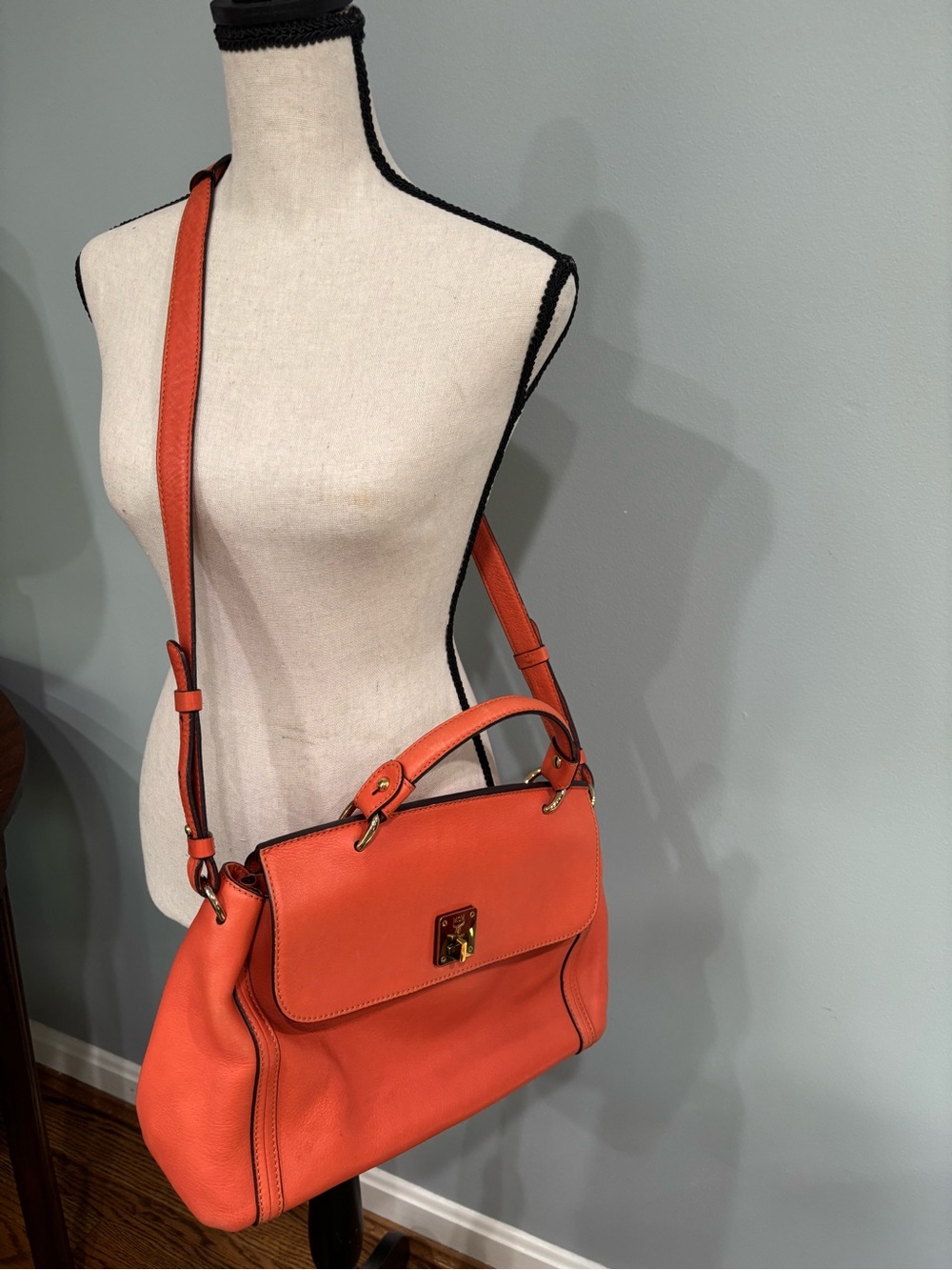 Vintage MCM Coral-Orange Leather Shoulder Satchel with Gold Hardware - Picture 16 of 16